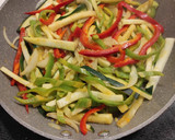 Foto del paso 1 de la receta: Fideos cristal (noodles) con verduras y atún/carne "Tipo chino"