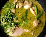 A picture of step 6 of Hariyali Chicken (Green Chicken Curry).