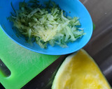 Foto del paso 1 de la receta: Tzatziki de cáscara de sandìa