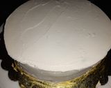 A picture of step 6 of Malai white choco crepe cake.