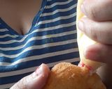 A picture of step 4 of Cream brule donuts.