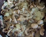 Rizsmuszaka (rakott rizs) csirkemájjal és gombával recept fázis 1 fotója