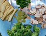 A picture of step 1 of Tabbouleh Salad.