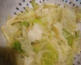 Foto del paso 1 de la receta: Tortilla de repollo con arroz y churrasco de bondiola
