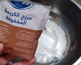 صورة لخطوة 2 من وصفة حلى طبقات البسكوت بالكراميل والكريمة😋🌙