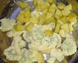 ফুলকপি আলু ডালনা(foolkopi aloo dalna recipe in bengali) রেসিপি ধাপ - 1 ছবি