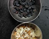 A picture of step 2 of Makhandi halwa.