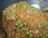 A picture of step 8 of Matar mushroom bharta.