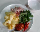รูปขั้นตอนการทำที่ 1 ของ แกงสับปะรดใส่หมูสามชั้น