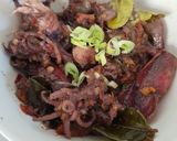 Foto langkah ke 3 dari resep Cumi pedes bumbu kira-kira.