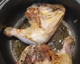 Foto del paso 2 de la receta: Muslos de pollo en salsa 🥕🍅