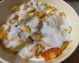 Foto del paso 3 de la receta: Desayuno saludable (durazno, Damasco, banana, semillas, pasas y frutos secos) y yogurt
