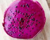 Foto langkah ke 1 dari resep Dragon Fruit Yoghurt Smoothies.