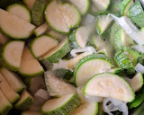 Foto del paso 3 de la receta: Crema de calabacita con chile poblano
