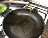 Foto del paso 5 de la receta: Sepia a la plancha con salteado de espárragos y gambas
