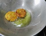 A picture of step 4 of Pumpkin Flower Chops.