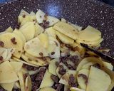 Foto langkah ke 5 dari resep Kentang kecap daging sapi.