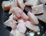 Foto langkah ke 2 dari resep Tumis Ayam kecap.