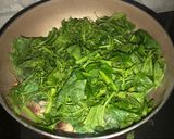 Hình bước làm 2 của món Ngọn rau su su xào mề gà