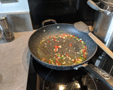A picture of step 3 of Seafood linguine.