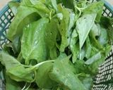 Foto langkah ke 1 dari resep Sayur Bening Bayam Rumahan.