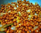 A picture of step 5 of Chilli chana.