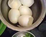 அவித்த முட்டை மற்றும் பணியார முட்டைக் குழம்பு(muttai paniyara kulambu recipe in tamil) ரெசிபி ஸ்டேப் 1 புகைப்படம்