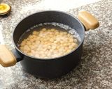 A picture of step 1 of Best Hummus with Tahini.