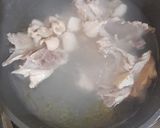 Foto langkah ke 1 dari resep Sop Ayam Gurih Simpel.