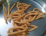 A picture of step 5 of Chegodi / Andhra style hand murukku.