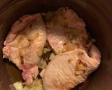 Foto del paso 3 de la receta: Bifecitos de cerdo caramelizados con miel y hierbas