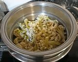 Foto del paso 1 de la receta Coliflor al vapor con bechamel con harina de garbanzos