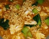 Foto langkah ke 4 dari resep Mie Tek Tek Kuah Instan.