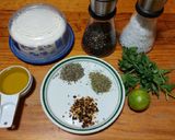 Foto del paso 1 de la receta: Queso panela marinado con hierbas a la mexicana
