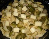 Foto del paso 4 de la receta: Fideos con repollitos de Bruselas y quesos