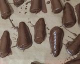 صورة لخطوة 6 من وصفة كورني محشي بكريمة البندق والكابريس السائل