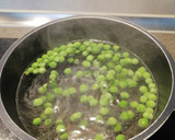 Foto del paso 1 de la receta: Arroz con guisantes y queso