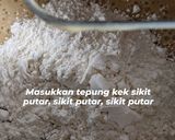 Gambar langkah 2 resipi CARROT CAKE / KEK LOBAK.