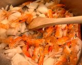 Une image de l'étape 2 de Ma petite soupe crevettes /coco façon thaï.