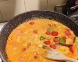 Une image de l'étape 6 de Curry rouge Thai aux crevettes.