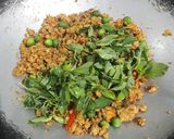 Foto langkah ke 4 dari resep Tumis Oncom Leunca Kemangi.