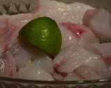 Une image de l'étape 1 de Curry de lotte, crème de coco, citron vert et safran.