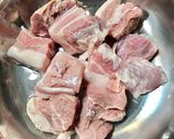 รูปขั้นตอนการทำที่ 1 ของ ต้มยำหมูสามชั้น