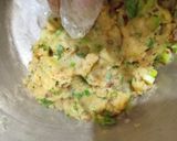 Foto langkah ke 7 dari resep Perkedel Kentang Padang.