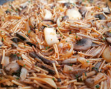 Foto del paso 9 de la receta: Fideos con calamar encebollado a la sobrasada con setas