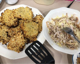 Foto del paso 7 de la receta: Tortita de coliflor y brócoli c/ pollo mechado