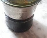 A picture of step 2 of Schezwan chutney.