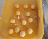 Foto langkah ke 5 dari resep Donat Tanpa Kentang Anti Gagal dan Empuk.
