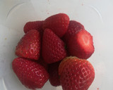 Foto del paso 1 de la receta: Batido de fresas y plátano