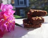 A picture of step 3 of Cashew-Pistachios Brownie ice cream Sandwich.